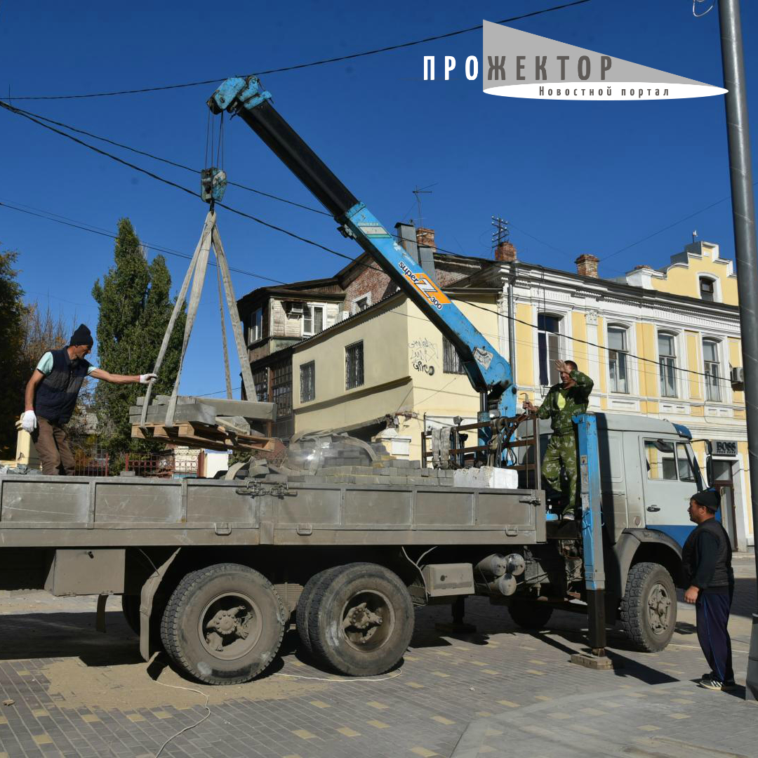 Одну из центральных улиц  Астрахани доведут до ума к концу октября