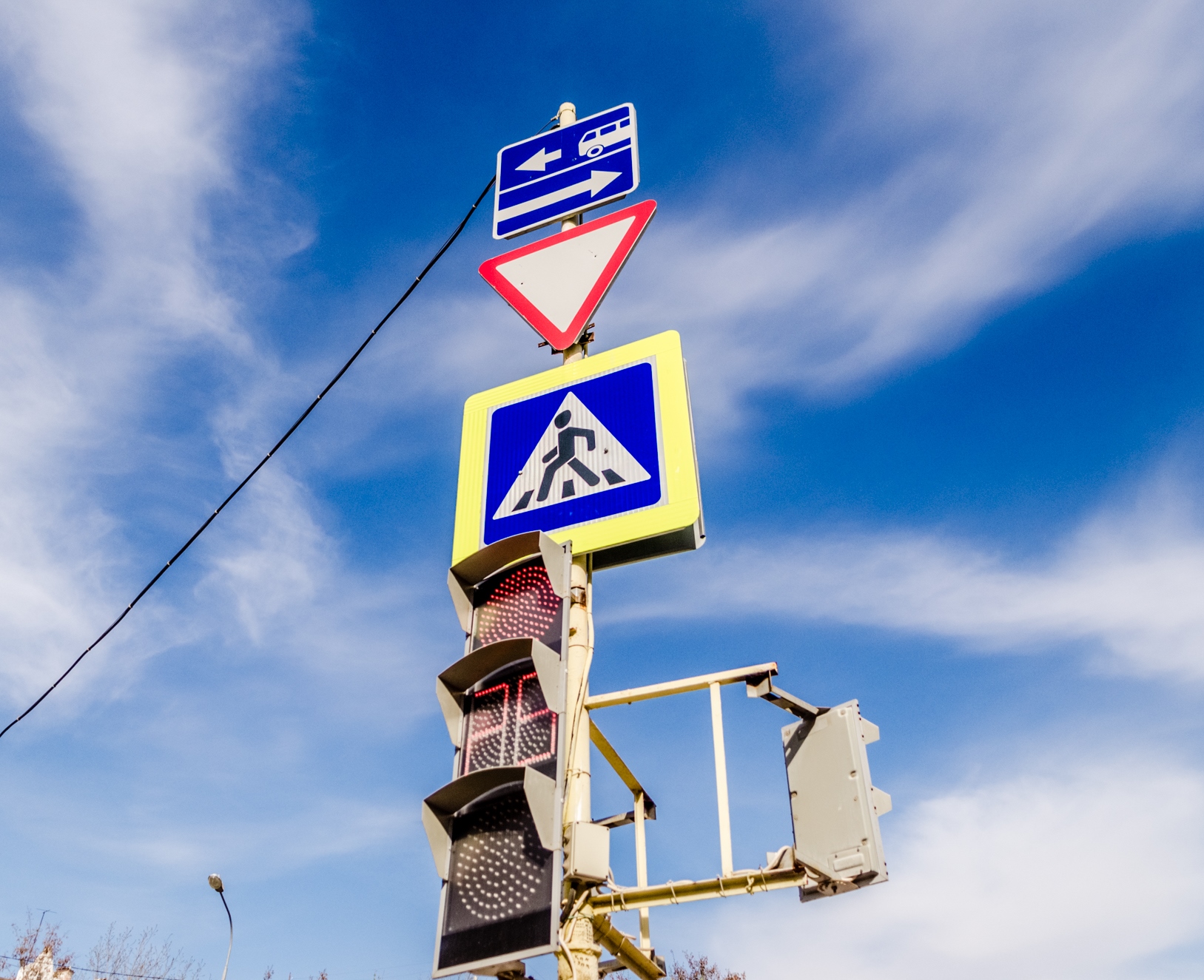 Прокуратура обязала администрацию Астрахани поставить дорожные знаки в жилом районе