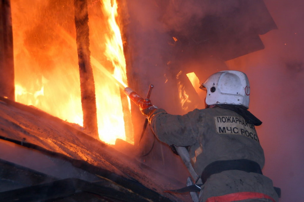На пожаре в Астрахани сгорел мужчина