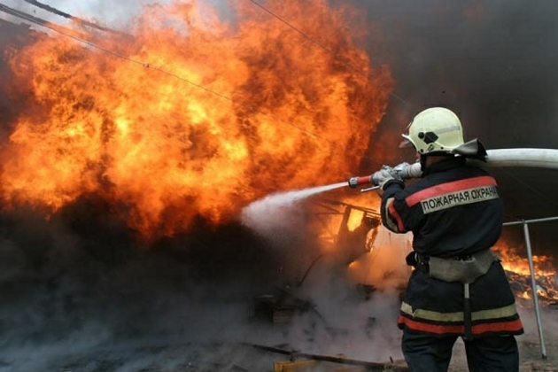 Молодой мужчина погиб на пожаре в Астраханской области