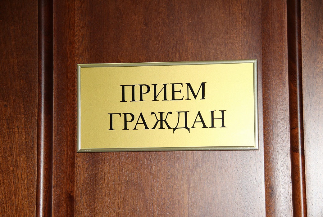 В Астраханских поликлиниках личный приём граждан теперь будет проходить в холлах