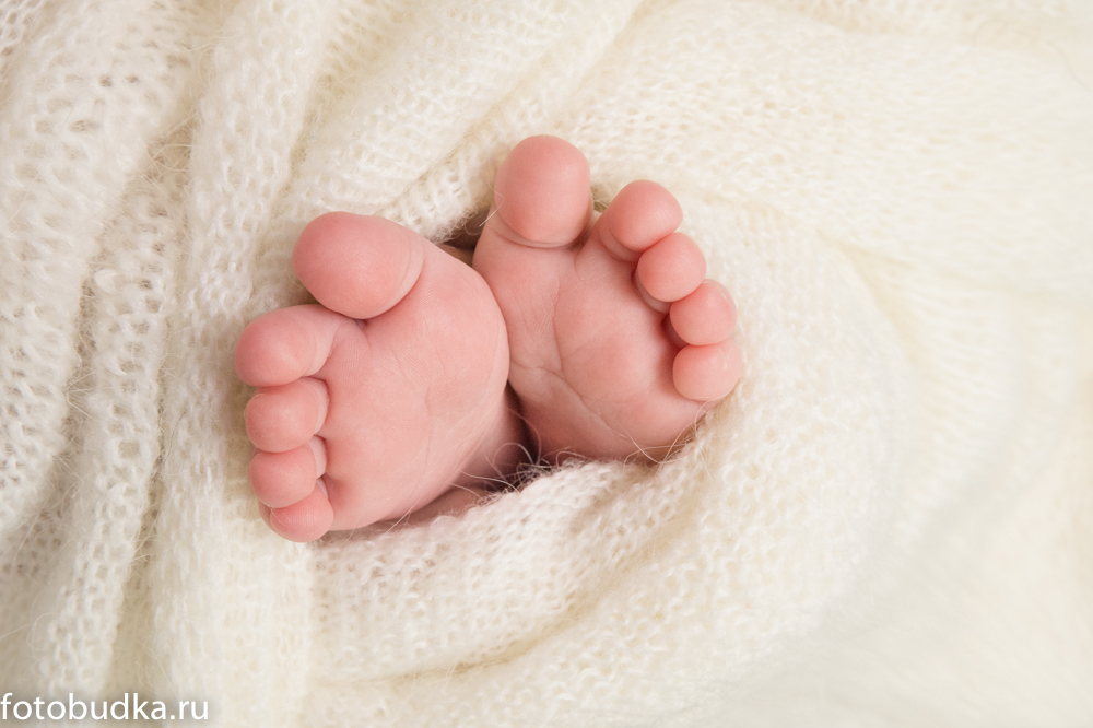 В Астрахани матери двух умерших младенцев отказывают в выплатах на третьего живого ребёнка