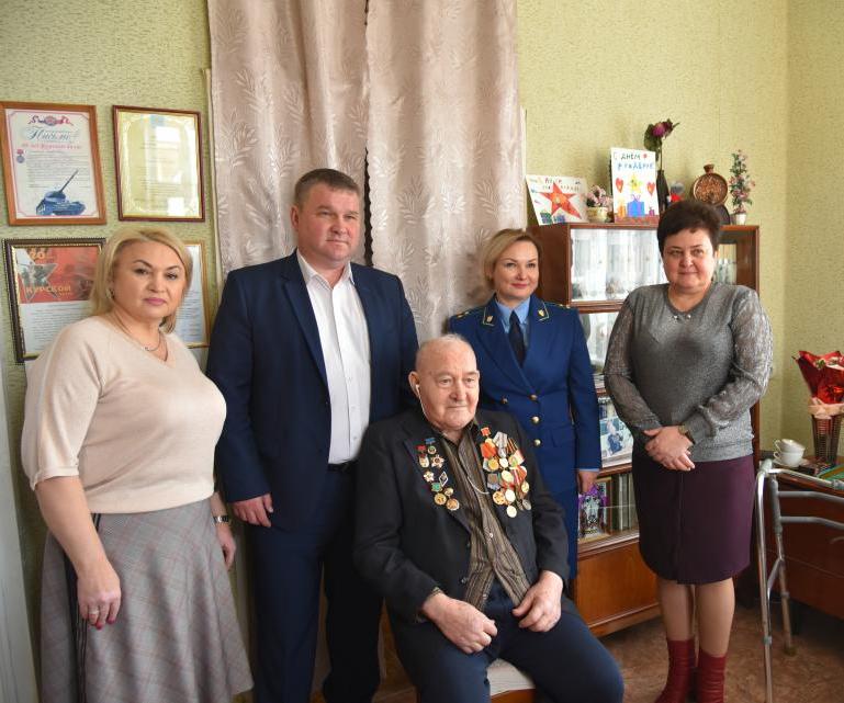 В Астрахани продолжают поздравлять фронтовиков с 75-летием Победы