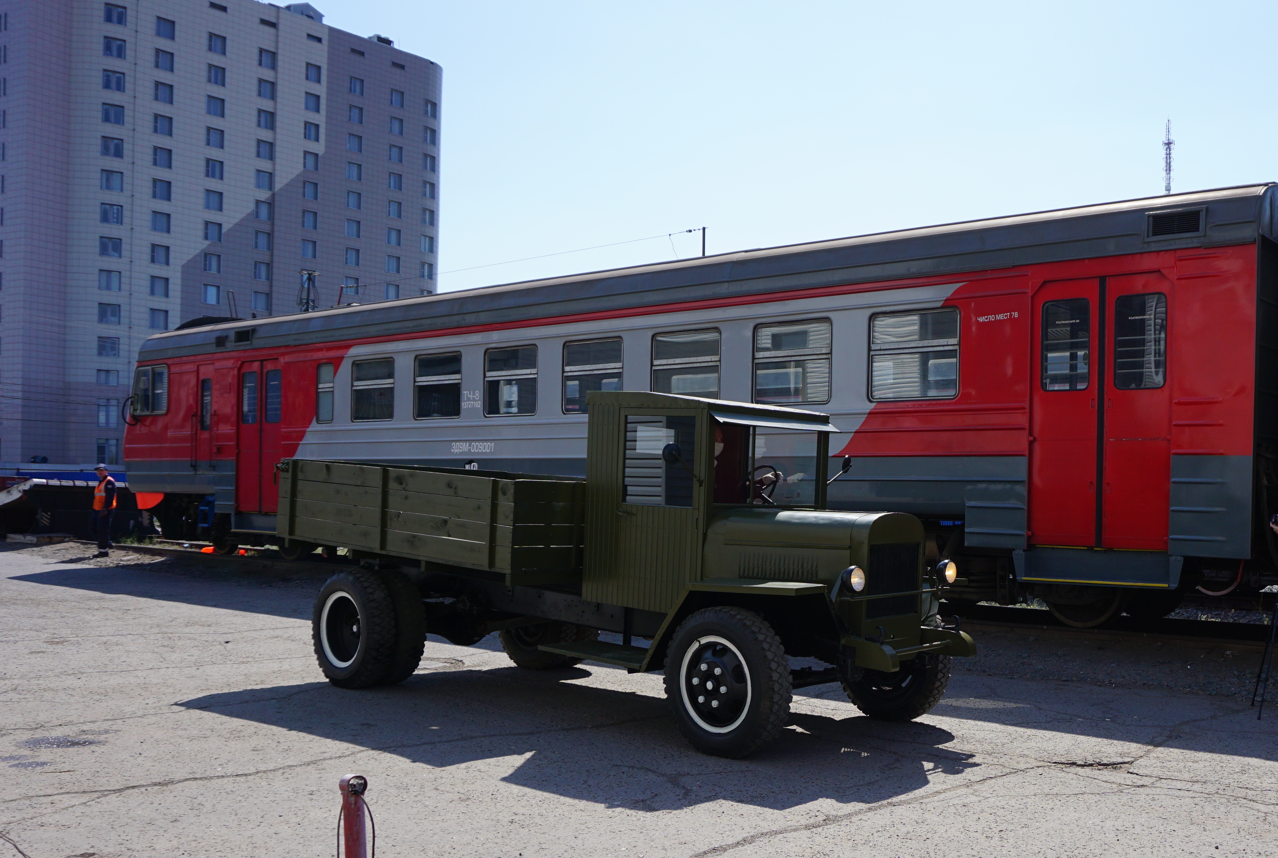 Астраханские железнодорожники восстановили ретрогрузовик   к 75-летию Великой Победы