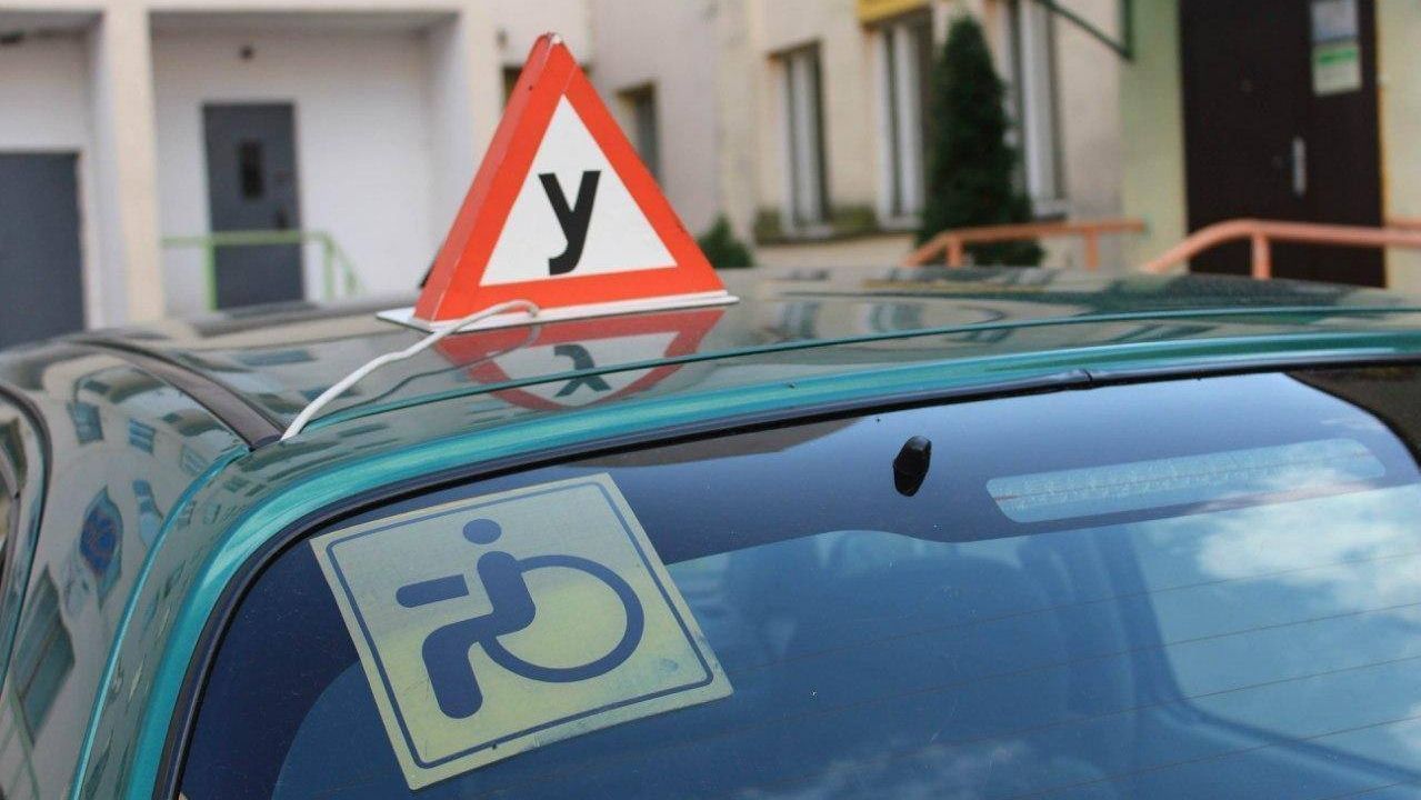 Инструктор по вождению общества инвалидов угнал авто астраханца с ограниченными возможностями