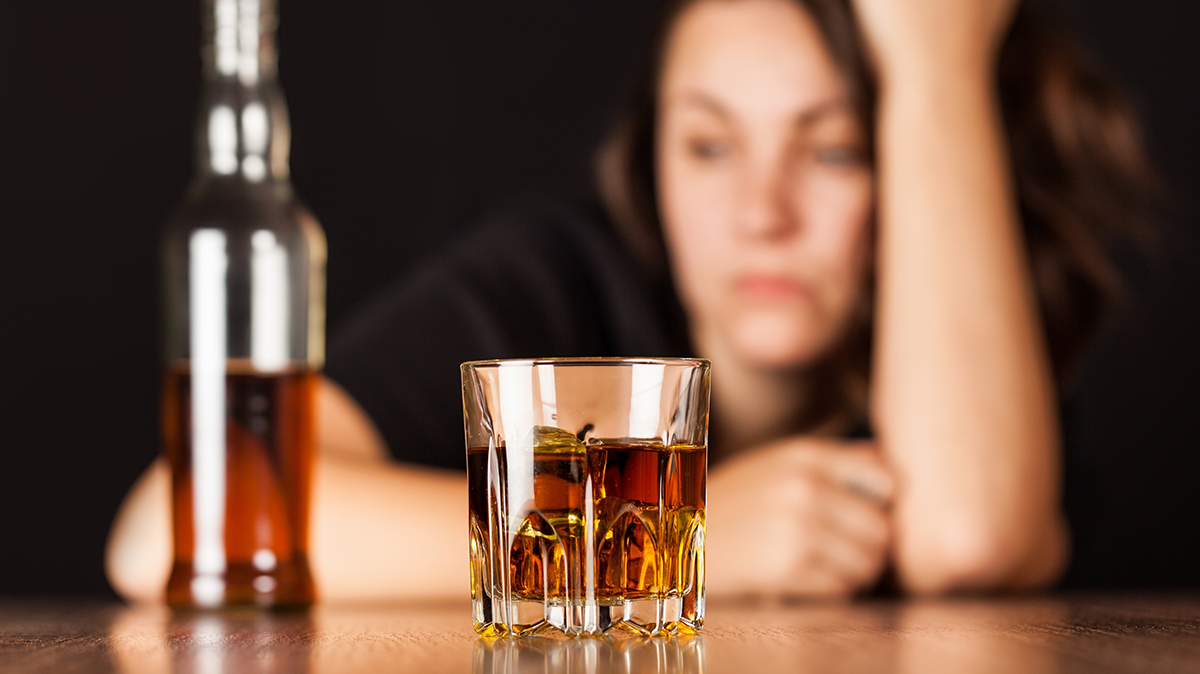 Стали ли астраханцы чаще выпивать: комментарий Татьяны Улезко об алкозависимости в период пандемии