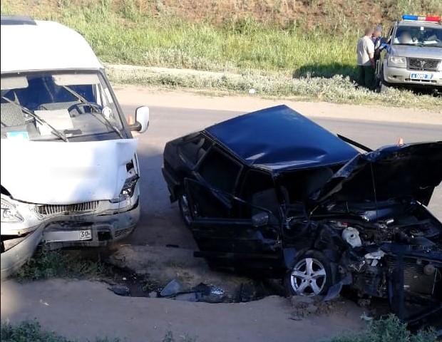 В результате столкновения ГАЗели и авто пострадали шесть астраханцев