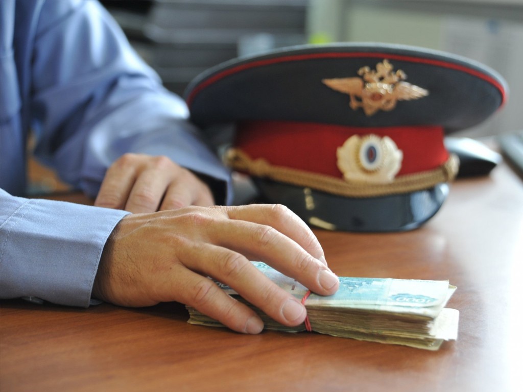 В Астрахани замначальника полиции подозревается в мошенничестве