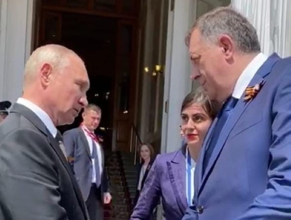 Астраханка переводила для иностранных политиков парад и приём у Путина