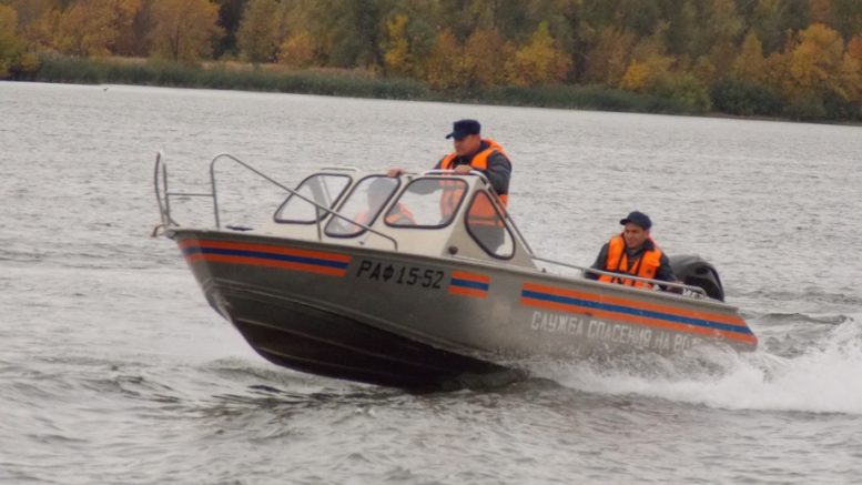 На реке Волга в Астрахани спасли обессилевшего купальщика