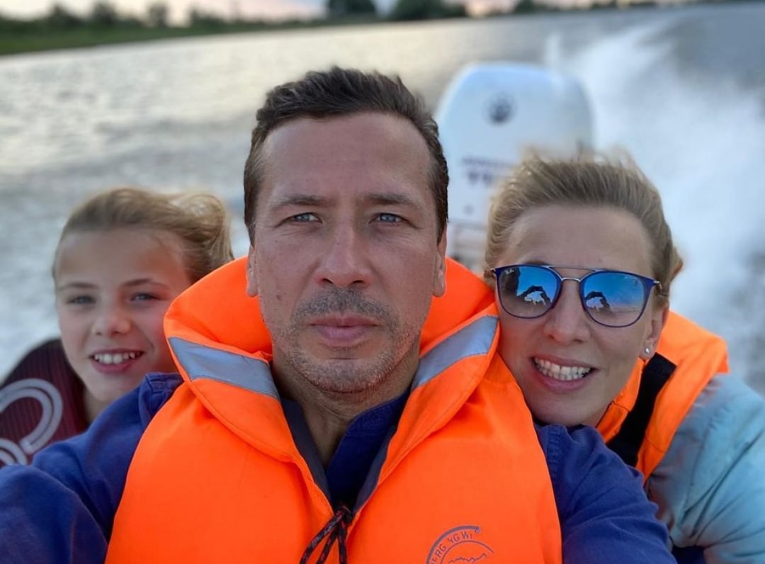 Знаменитый актёр Андрей Мерзликин отдыхает со своей семьёй в Астрахани