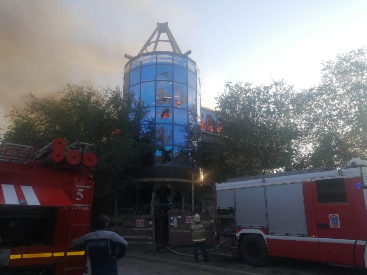 В Трусовском районе Астрахани потушили крупный пожар