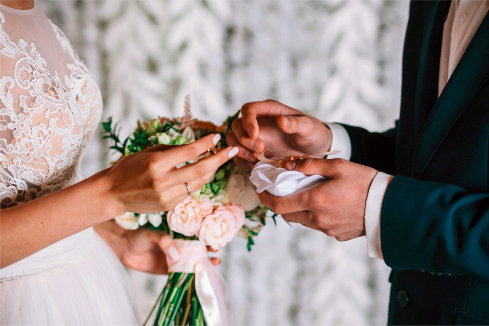 Свадьбы в Астрахани оказались под угрозой срыва из-за недобросовестного организатора