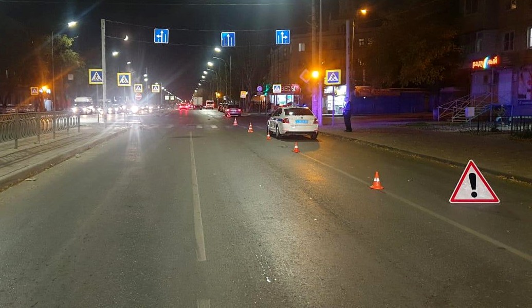 Переходил дорогу на «красный»: в Астрахани сбили пешехода