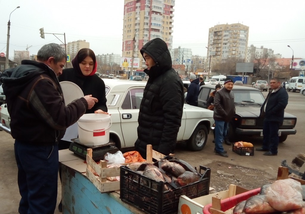 Астраханская мэрия продолжает рейды по незаконным рыночным рядам