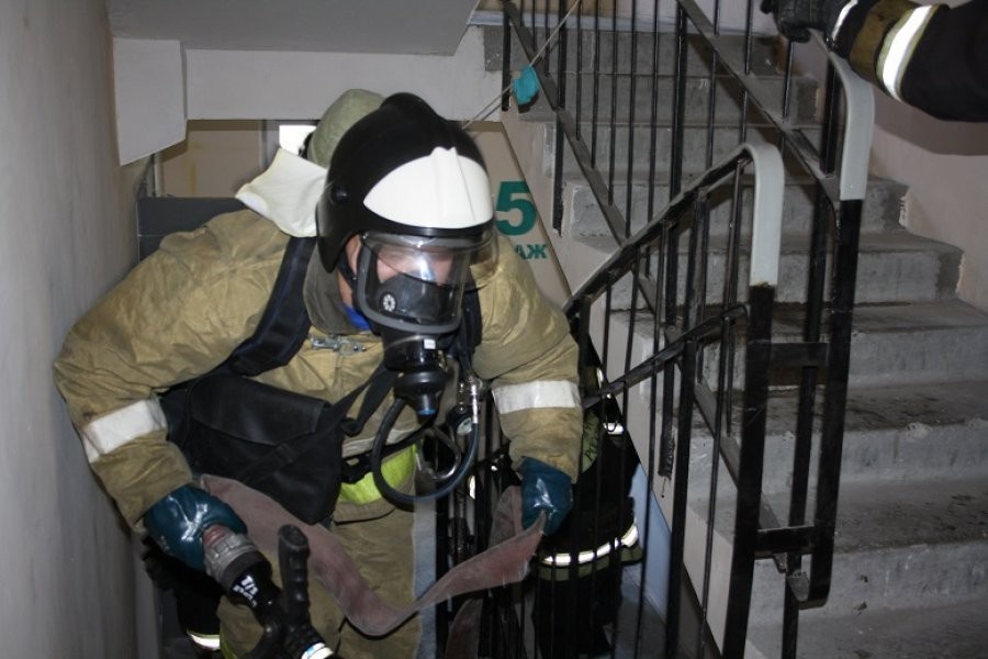 В Астрахани горела квартира: есть пострадавшие
