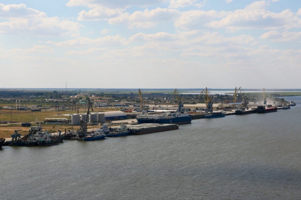 За этот год перевалку грузов морские порты Астраханской области увеличили на 16%