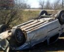 На трассе Волгоград-Астрахань перевернулось авто: пострадал водитель